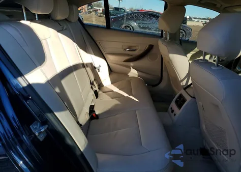 2013 BMW 328 Xi z USA, uszkodzony, nr VIN WBA3B3C58DF539434